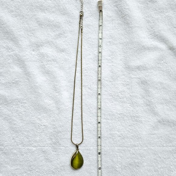 NECKLACE - Olive green teardrop medallion on a silver chain - Picture 3 of 4